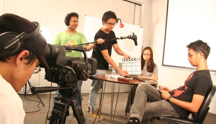 Sekolah video editing