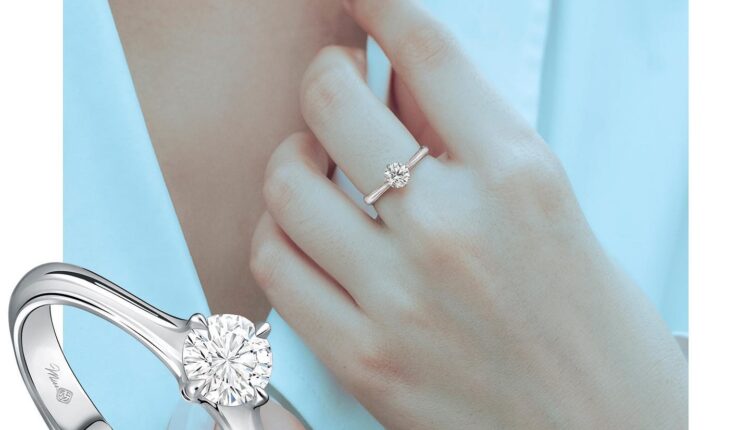 Cincin tunangan berlian