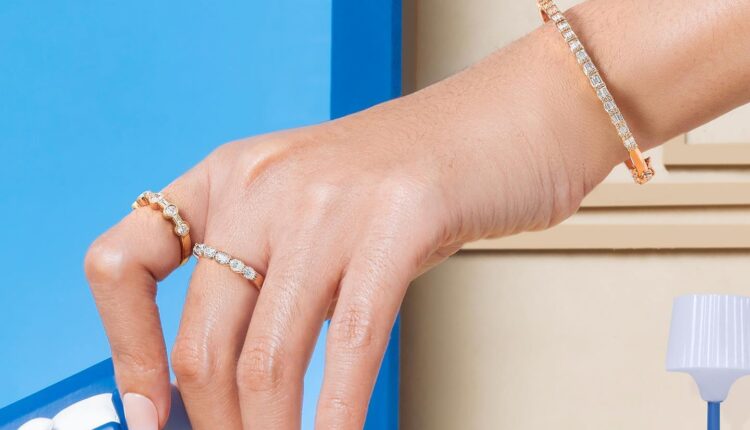 perhiasan berlian asli